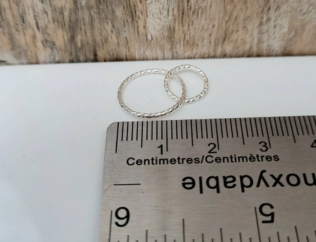 .925 Sterling Silver Textured Interlocked Connector Pendant Earring Feature