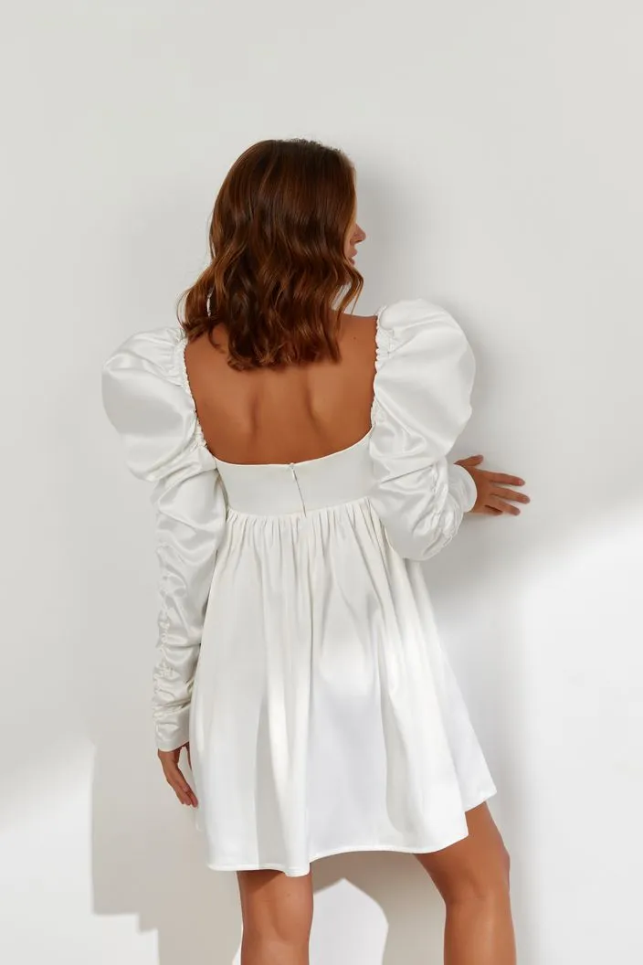 Hot Ribbed Puffy Sleeves White Wedding Dress