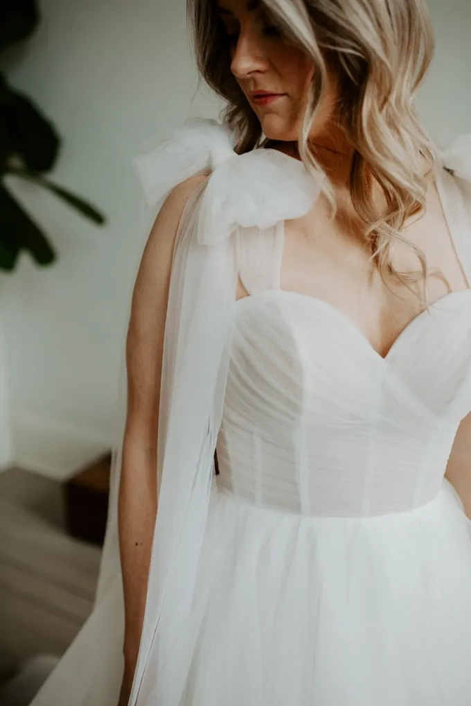 Oversized Bow Wings