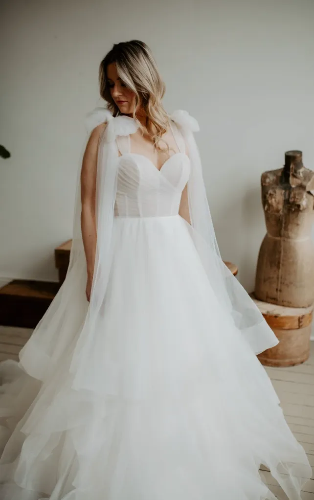 Oversized Bow Wings
