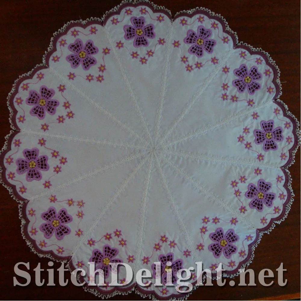 SD0880 Cutwork Spring Doily
