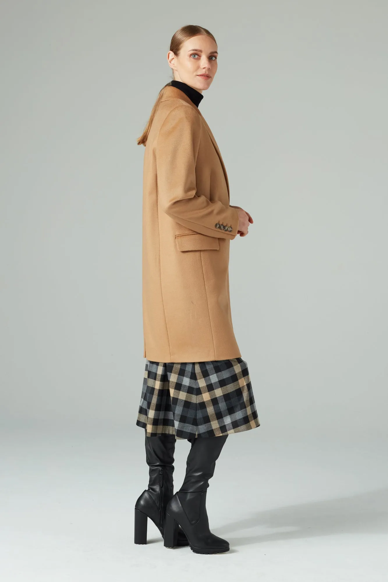 SLIGHTLY FITTED ITALIAN WOOL COAT CAMEL