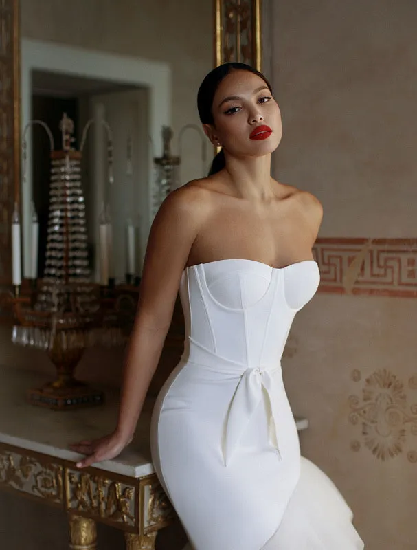 Smart A-Line Silhouette White Wedding Dress
