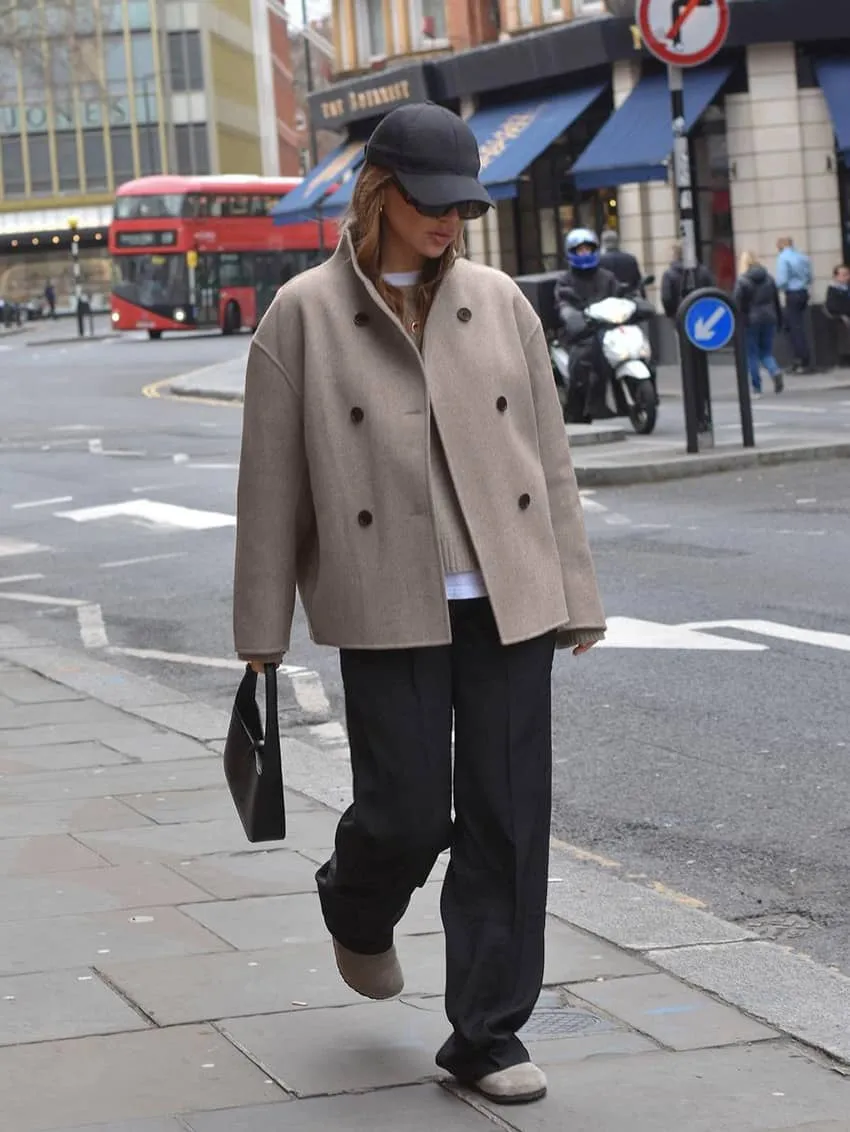 V-neck double-breasted woolen coat